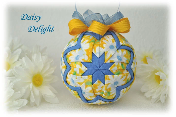 Daisy Delight Quilted Ornament