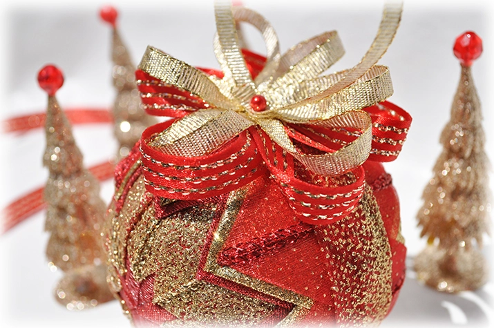 Golden Dazzle Quilted Ornament